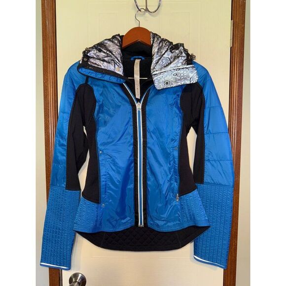 Lululemon Run Bundle Up Jacket in Black & Beaming Blue W/ Hood Size 6 - Picture 15 of 16